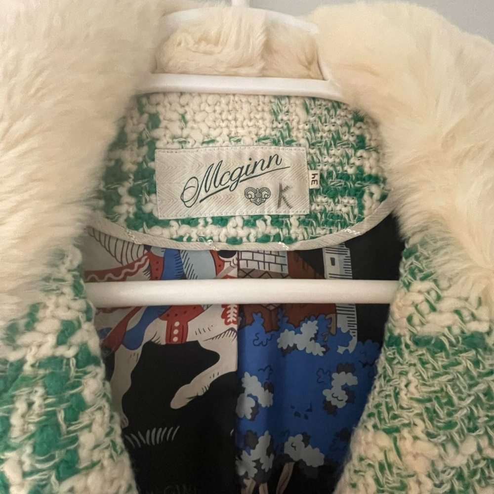 🌿 VINTAGE // MCGINN • green and cream plaid coat with fur collar and silk lining - Picture 4 of 11